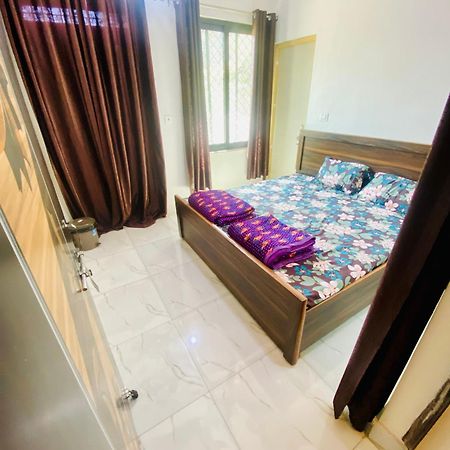 Nirupam Sadan Homestay Vrindāvan Esterno foto