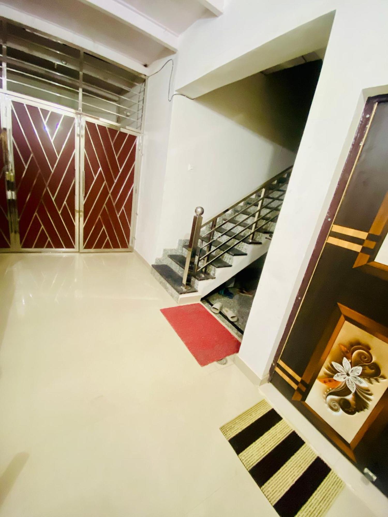 Nirupam Sadan Homestay Vrindāvan Esterno foto